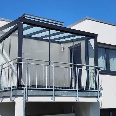 Doppel-zweibettzimmer Mit Kueche Und Grossem Wintergarten *