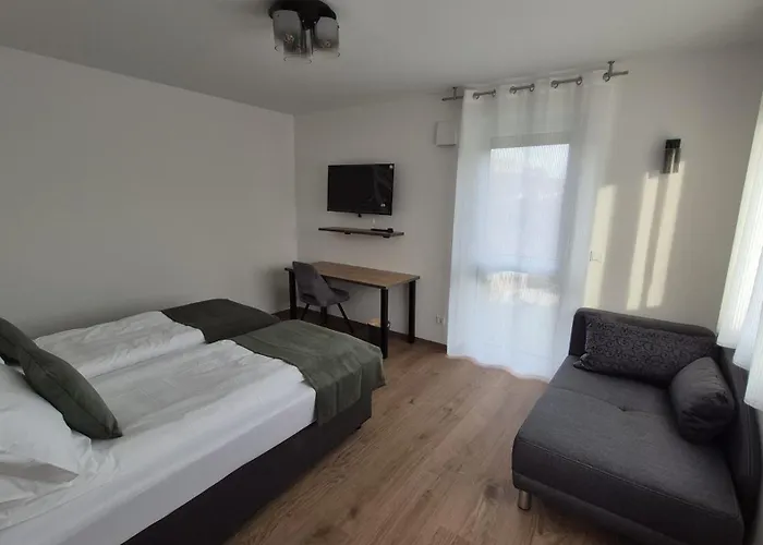 Appartement Doppel-zweibettzimmer Mit Kueche Und Grossem Wintergarten Reutlingen
