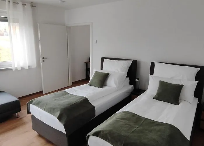 Doppel-zweibettzimmer Mit Kueche Und Grossem Wintergarten Appartement