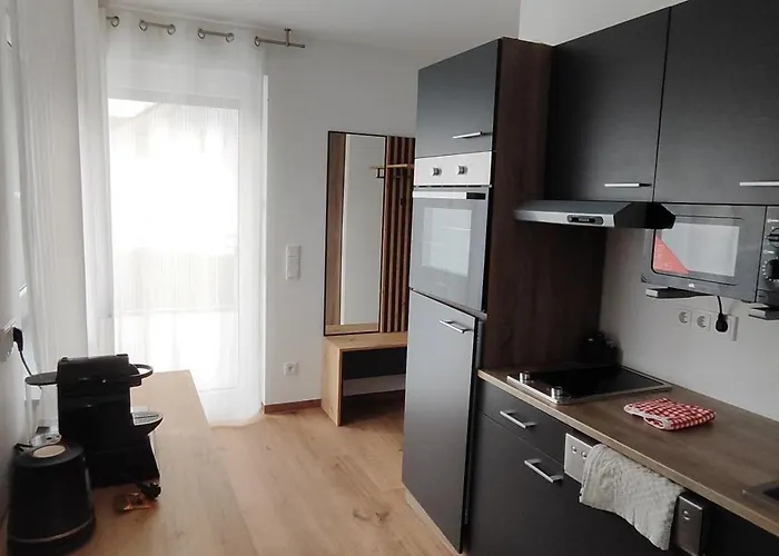 Appartement Doppel-zweibettzimmer Mit Kueche Und Grossem Wintergarten